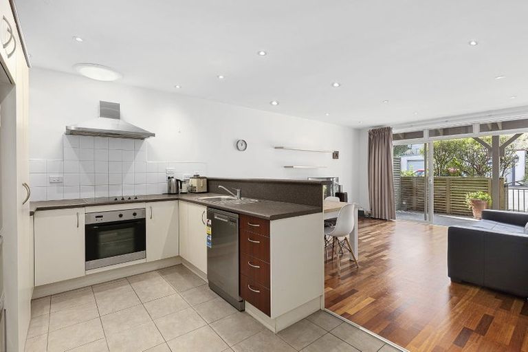 Photo of property in 4 South Karori Road, Karori, Wellington, 6012