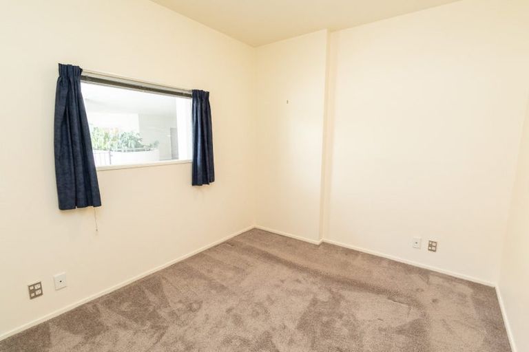 Photo of property in Stadium Garden Flats, 412/107 Thorndon Quay, Pipitea, Wellington, 6011