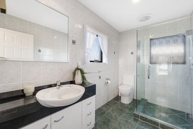 Photo of property in 26 Stevenson Way, Cockle Bay, Auckland, 2014