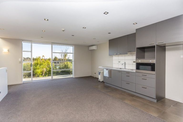 Photo of property in 8/8a Settlers Crescent, Ferrymead, Christchurch, 8023