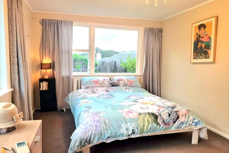 Photo of property in 75 Sidlaw Street, Strathmore Park, Wellington, 6022