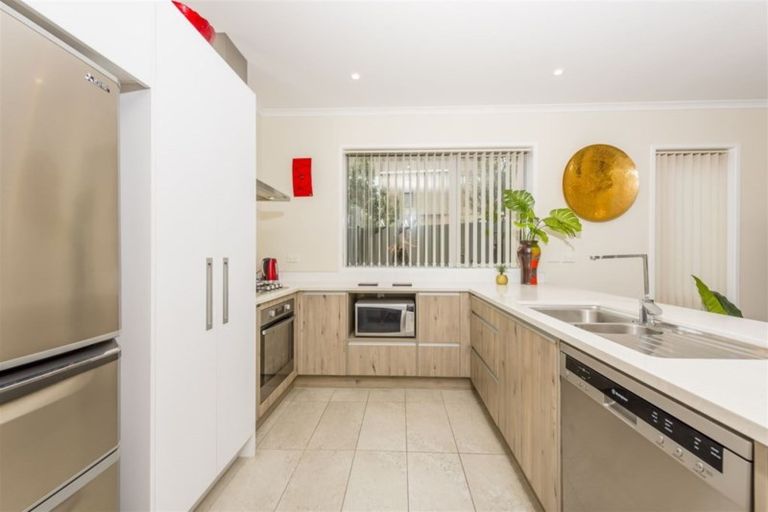 Photo of property in 1/110 Hobsonville Point Road, Hobsonville, Auckland, 0616