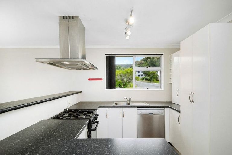 Photo of property in 90 Jamaica Drive, Grenada North, Wellington, 5028