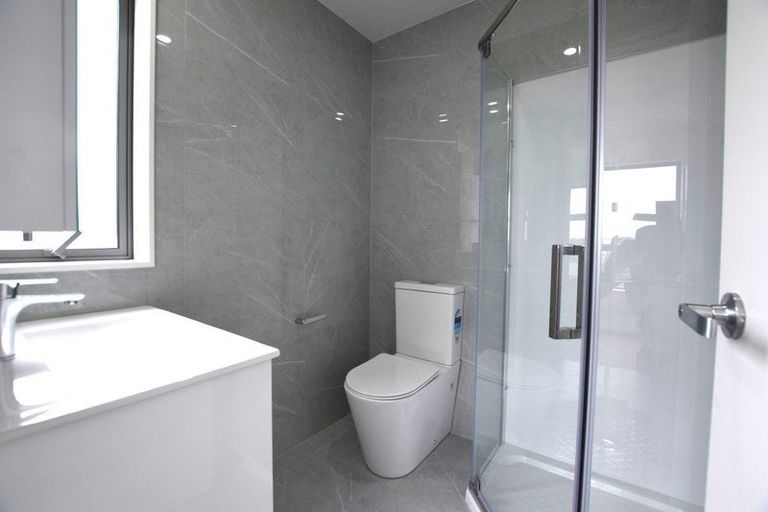 Photo of property in 62 Royal Road, Massey, Auckland, 0614