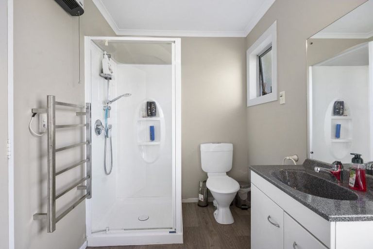 Photo of property in 20 Monteith Street, Halcombe, 4779