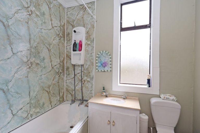 Photo of property in 23 Nichol Street, Heidelberg, Invercargill, 9812