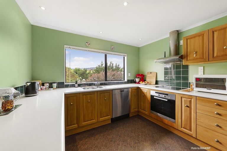 Photo of property in 14 Longmont Terrace, Churton Park, Wellington, 6037