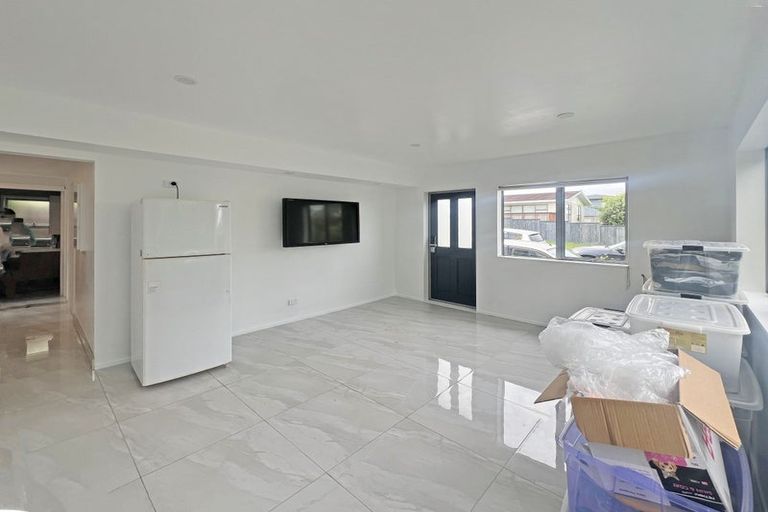 Photo of property in 60 Jandell Crescent, Bucklands Beach, Auckland, 2014