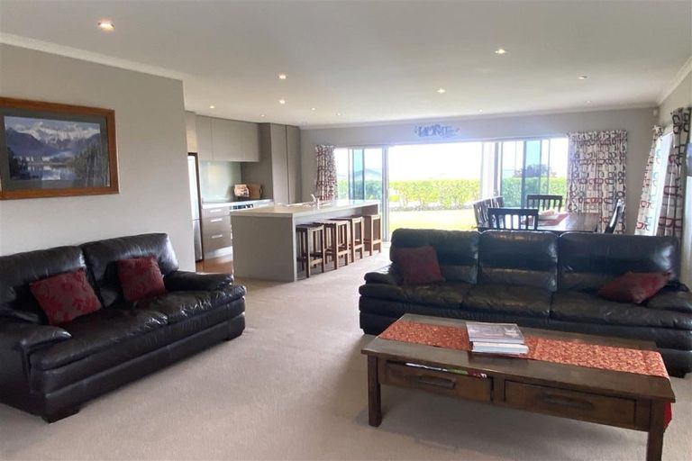 Photo of property in 4 Karoro Place, Karoro, Greymouth, 7805