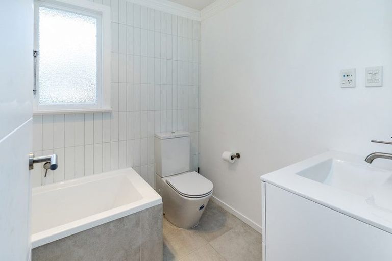 Photo of property in 159 Langdons Road, Northcote, Christchurch, 8052