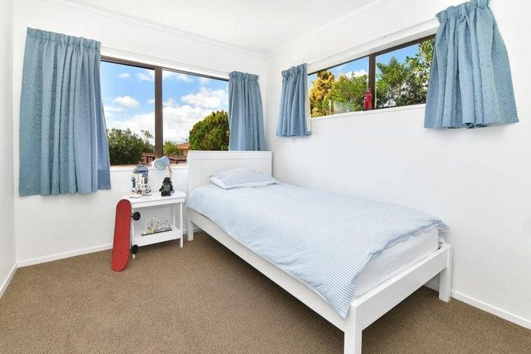 Photo of property in 14 Melandra Road, Stanmore Bay, Whangaparaoa, 0932