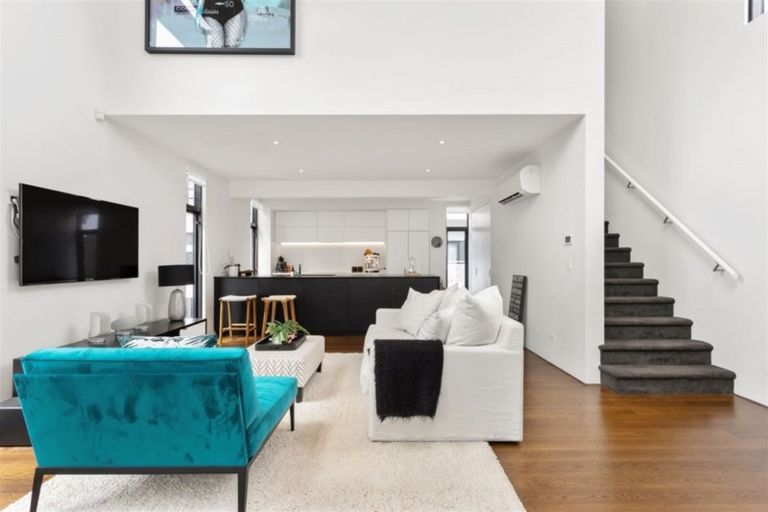 Photo of property in 26a Peterborough Street, Christchurch Central, Christchurch, 8013