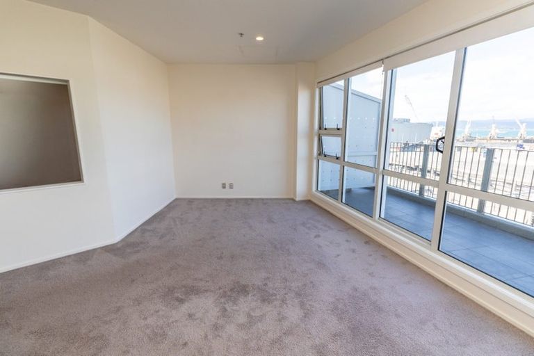 Photo of property in Stadium Garden Flats, 412/107 Thorndon Quay, Pipitea, Wellington, 6011