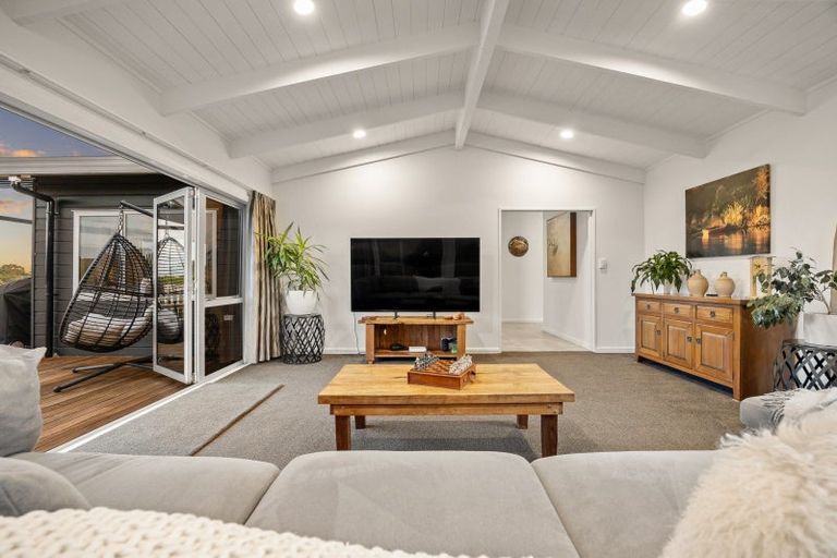 Photo of property in 145 Hanham Road, Kumeu, 0891
