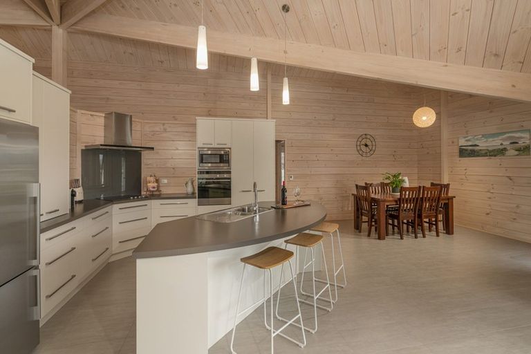 Photo of property in 102 Bond Road, Whangamata, 3620