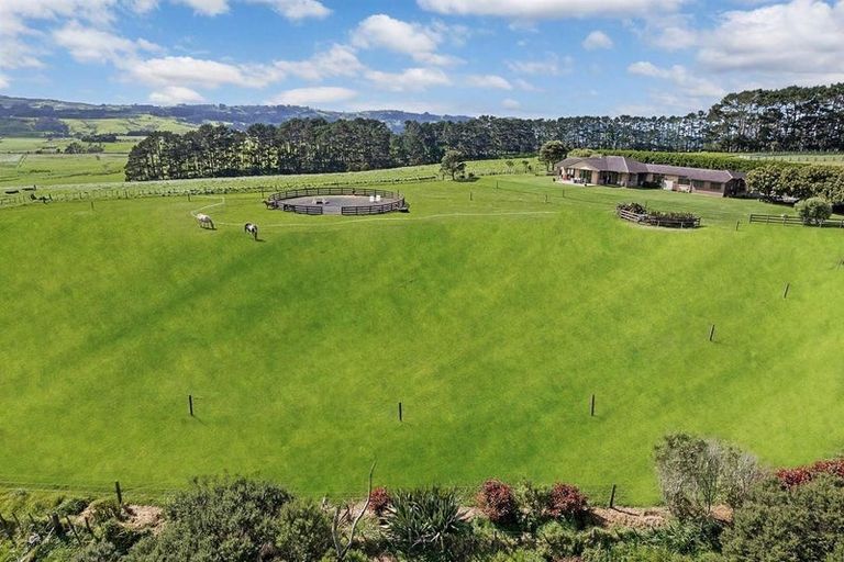 Photo of property in 135b Hutchinson Road, Helensville, 0875