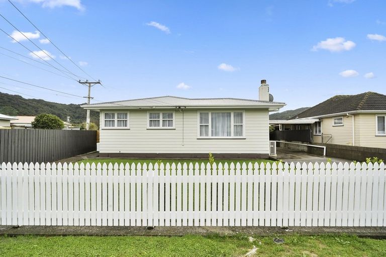 Photo of property in 21 Rata Street, Wainuiomata, Lower Hutt, 5014