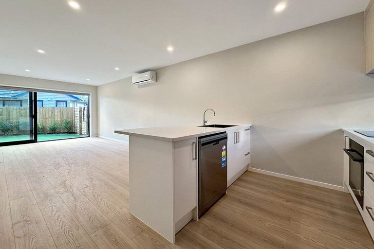 Photo of property in 38 Whati Lane, Henderson, Auckland, 0612