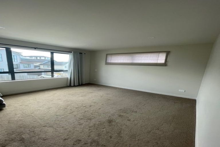 Photo of property in 24 Baumea Rise, Massey, Auckland, 0614