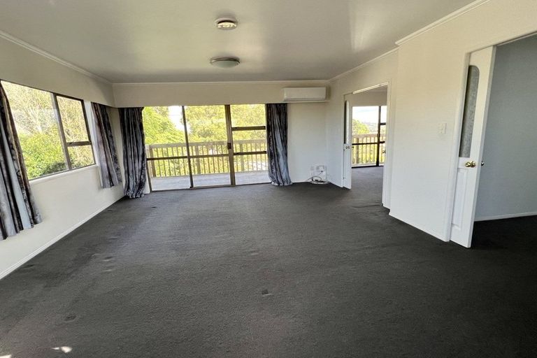 Photo of property in 18 Bradbury Road, Botany Downs, Auckland, 2010