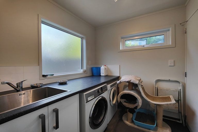Photo of property in 8 Selkirk Way, Karori, Wellington, 6012