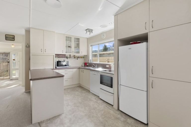 Photo of property in 6 Mckay Street, Wainuiomata, Lower Hutt, 5014