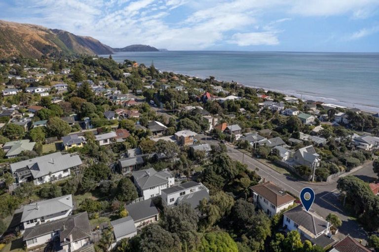 Photo of property in 166 Wellington Road, Paekakariki, 5034
