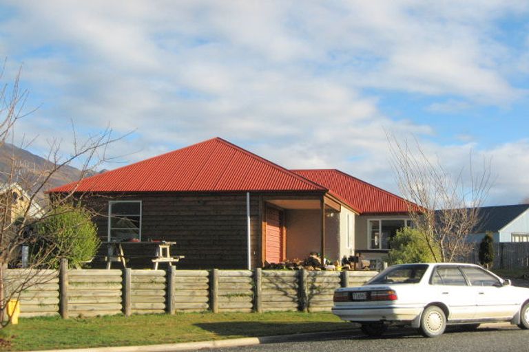 Photo of property in 5 Glenfinnon Place, Wanaka, 9305