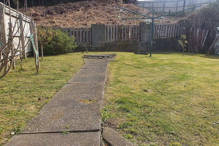 Photo of property in 21 Kendal Grove, Wainuiomata, Lower Hutt, 5014