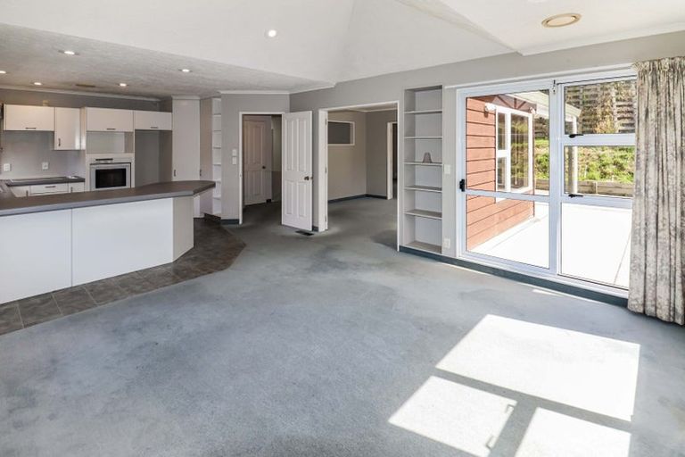 Photo of property in 9 Longmont Terrace, Churton Park, Wellington, 6037