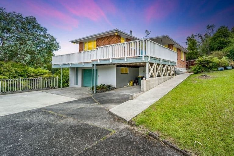Photo of property in 180a Old Titirangi Road, New Lynn, Auckland, 0600