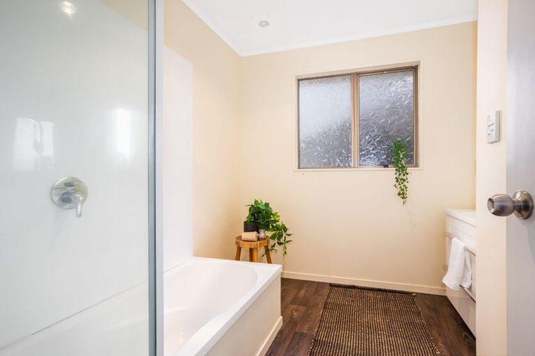 Photo of property in 14 Mercury Way, Whitby, Porirua, 5024