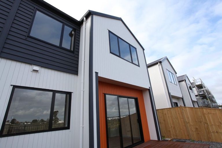 Photo of property in 51 John Gray Street, Papakura, 2110