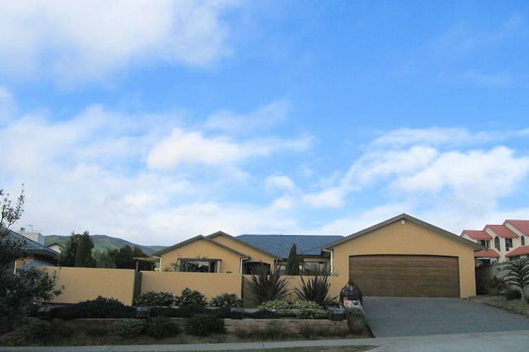 Photo of property in 3 Millennium Hill, Paraparaumu, 5032