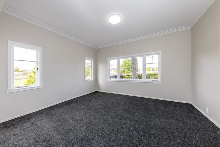 Photo of property in 2/16 Gordon Road, Papatoetoe, Auckland, 2025