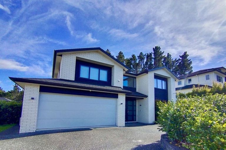 Photo of property in 74 Harrowglen Drive, Northcross, Auckland, 0630