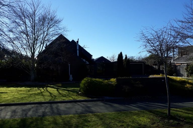 Photo of property in 4 Regalwood Close, Parklands, Christchurch, 8083