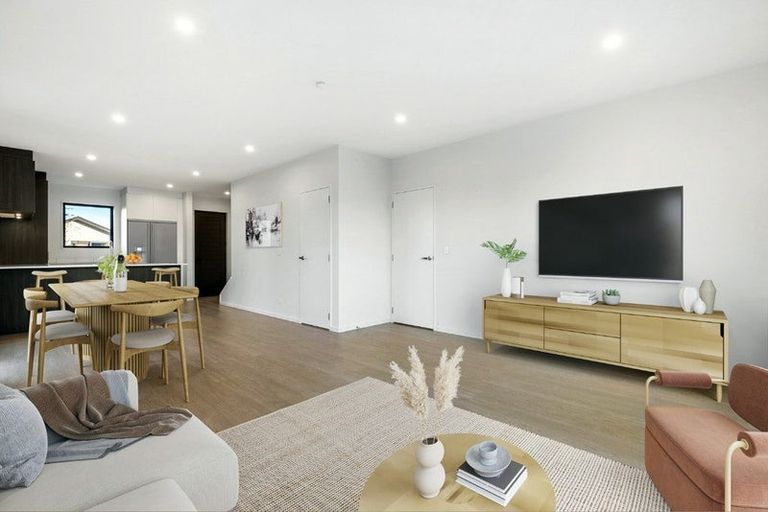 Photo of property in 4 Verde Lane, Rosehill, 2113
