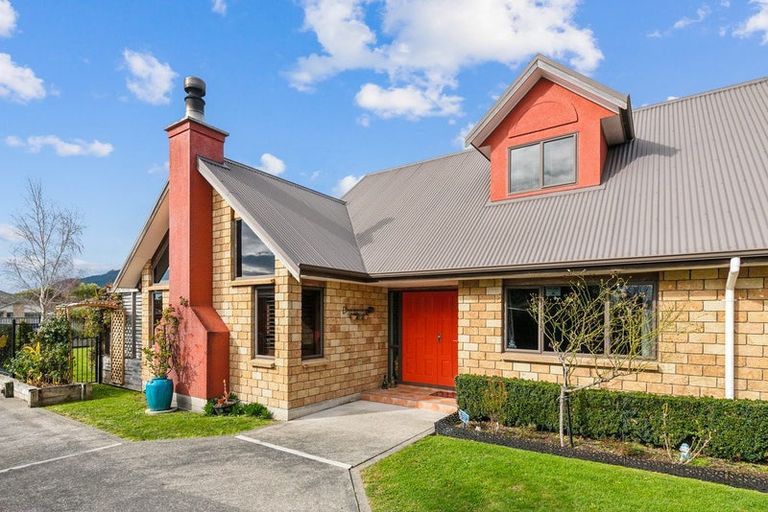 Photo of property in 94 Kapanui Road, Waikanae, 5036