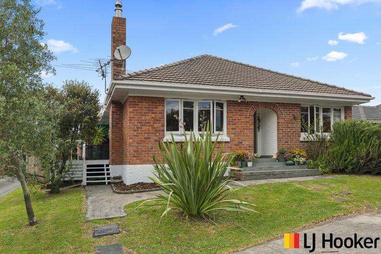 Photo of property in 9 Owens Road, Waiuku, 2123