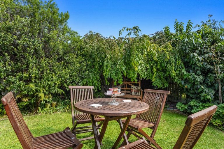 Photo of property in 9 Edgewater Grove, Whakatane, 3120