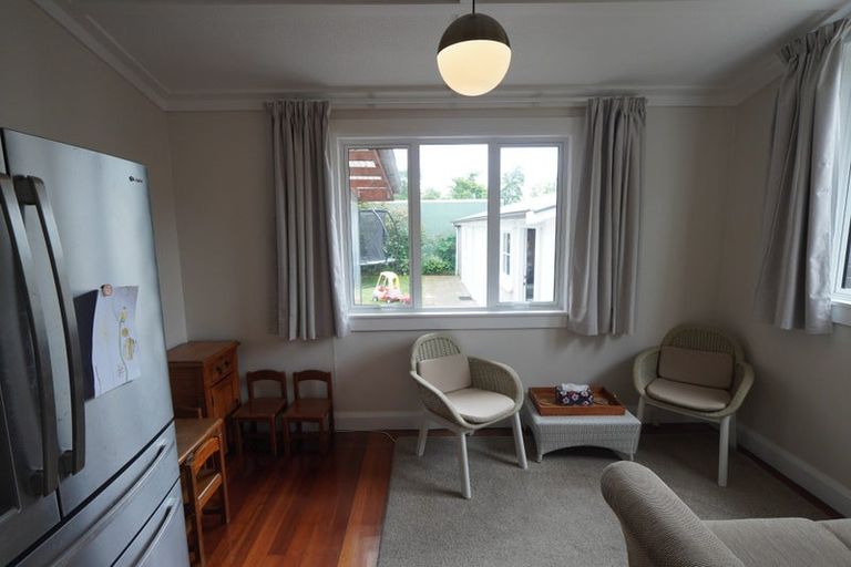 Photo of property in 73 Argyle Avenue, Takaro, Palmerston North, 4410