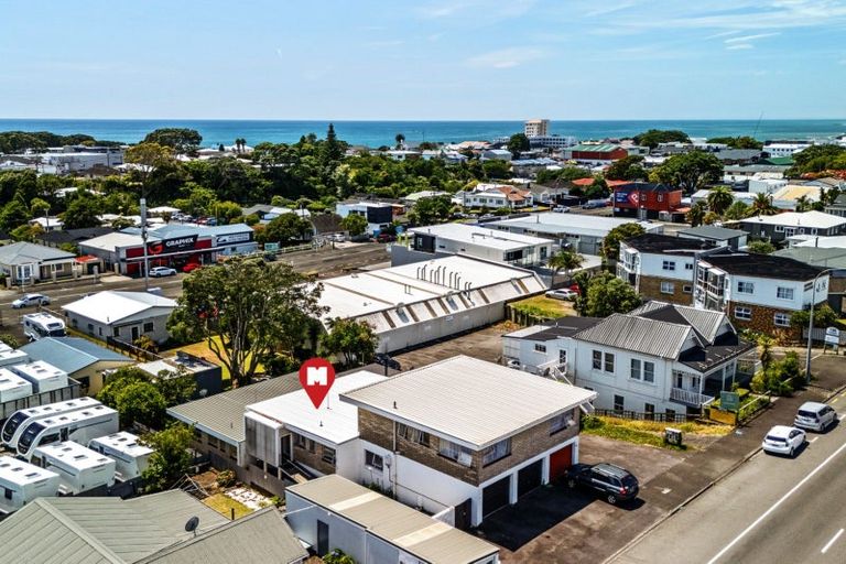 Photo of property in 2/194 Powderham Street, New Plymouth, 4310