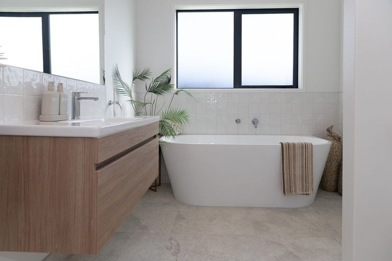 Photo of property in 7 Kanuka Street, Raglan, 3225