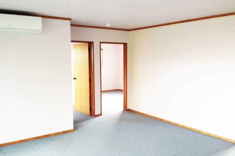 Photo of property in 32 Halcione Close, Flagstaff, Hamilton, 3210