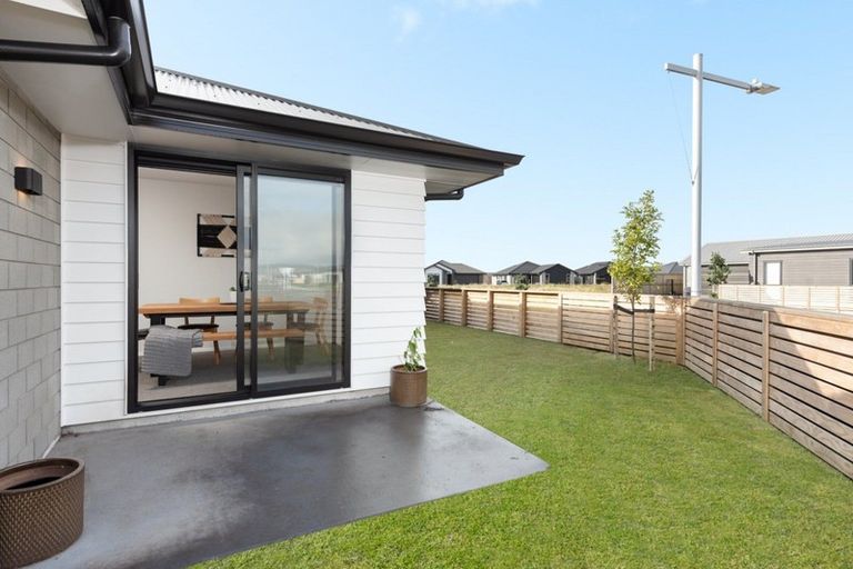 Photo of property in 2 Tamapahore Boulevard, Papamoa Beach, Papamoa, 3118