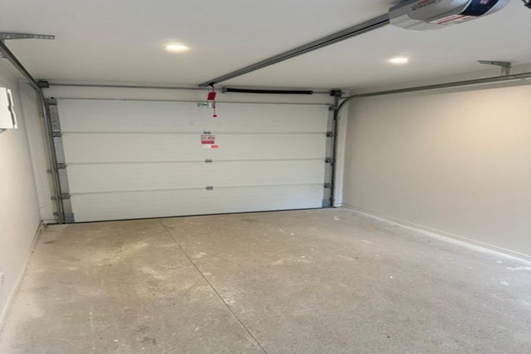 Photo of property in 723a Massey Road, Mangere, Auckland, 2022