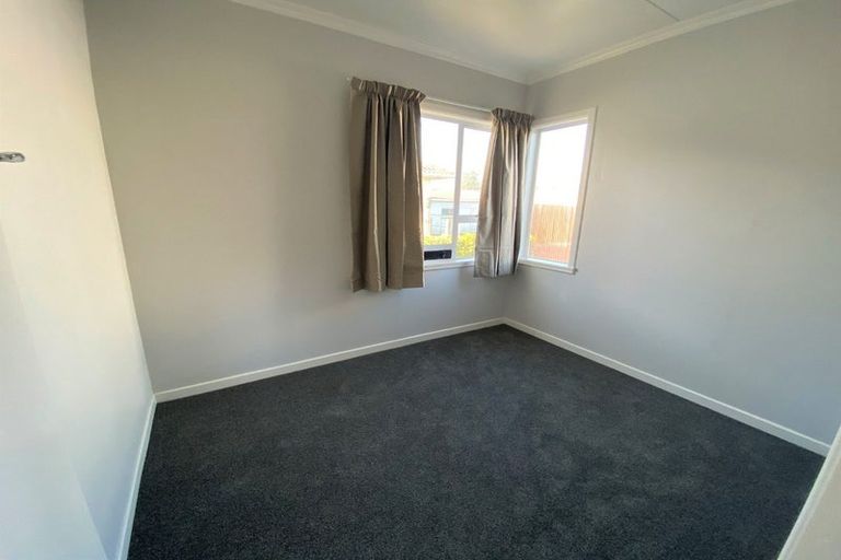 Photo of property in 8 Taupata Street, Castlecliff, Whanganui, 4501