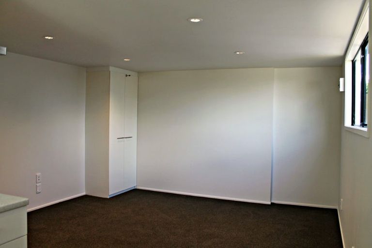 Photo of property in 8 Benchmark Drive, Massey, Auckland, 0614