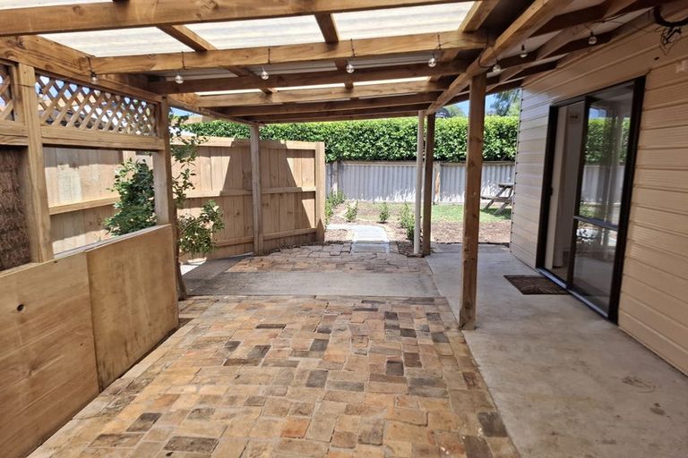 Photo of property in 7 Sullivan Avenue, Mangere Bridge, Auckland, 2022